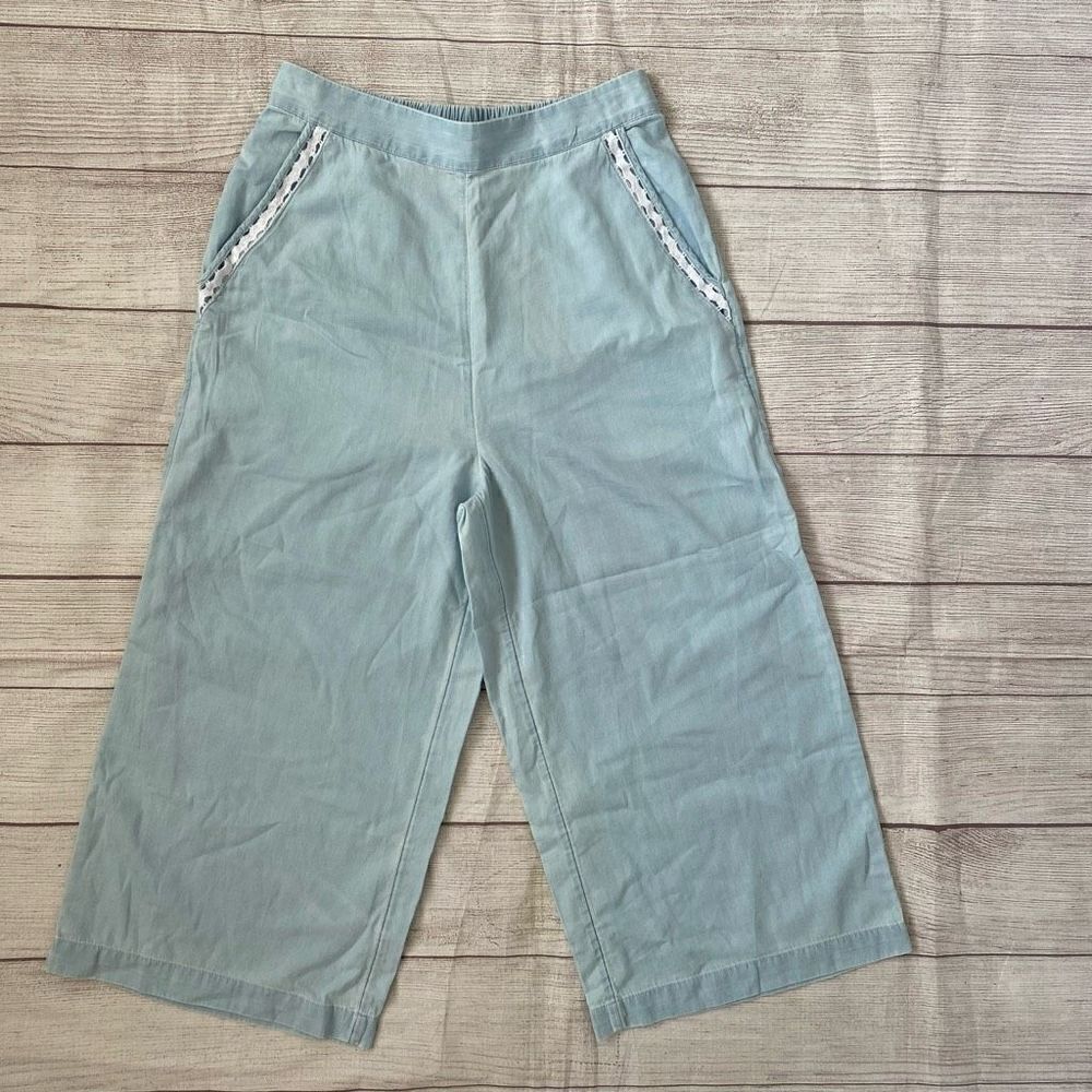 BCBGeneration NWT women XS 100% cotton light wash wide leg capris blue